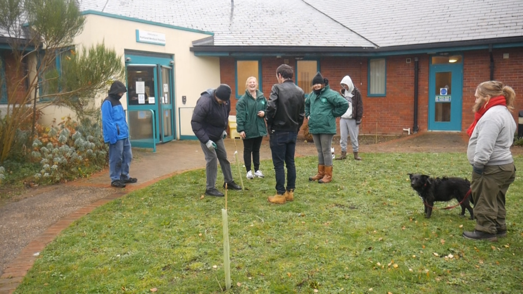 Abbey Field Medical Centre green space. Photo: Hattie White/CSH. Attribution 4.0 International (CC BY 4.0).
